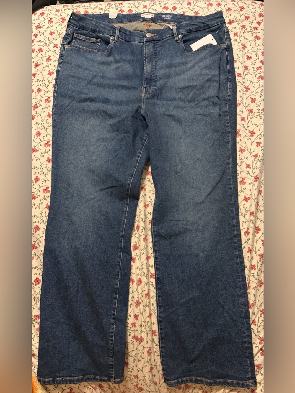 NWT Good American Good Legs Straight with 32 inseam. Size 24